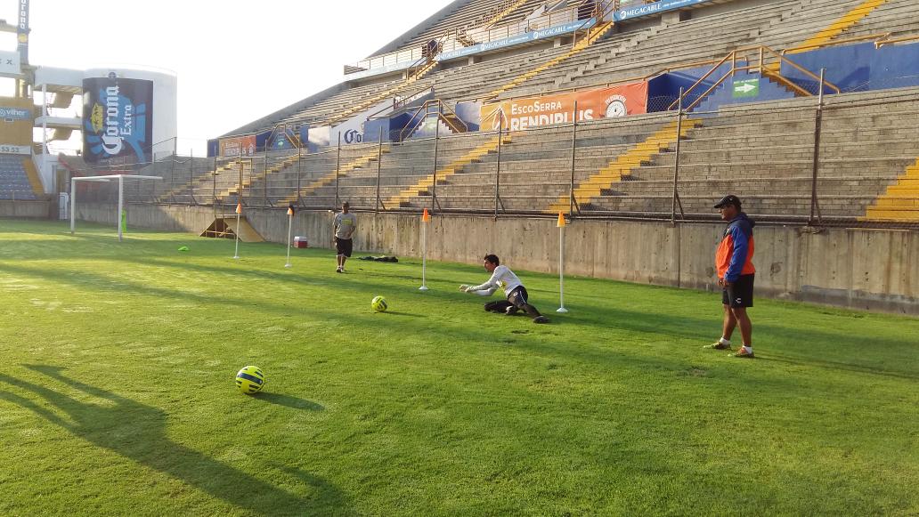 Dorados's tweet photo. #TrabajoDorado Buen día afición excelente inicio de semana, iniciamos nuestra práctica matutina.😃 #HazlaDePez http://t.co/xhDa3bCdLh