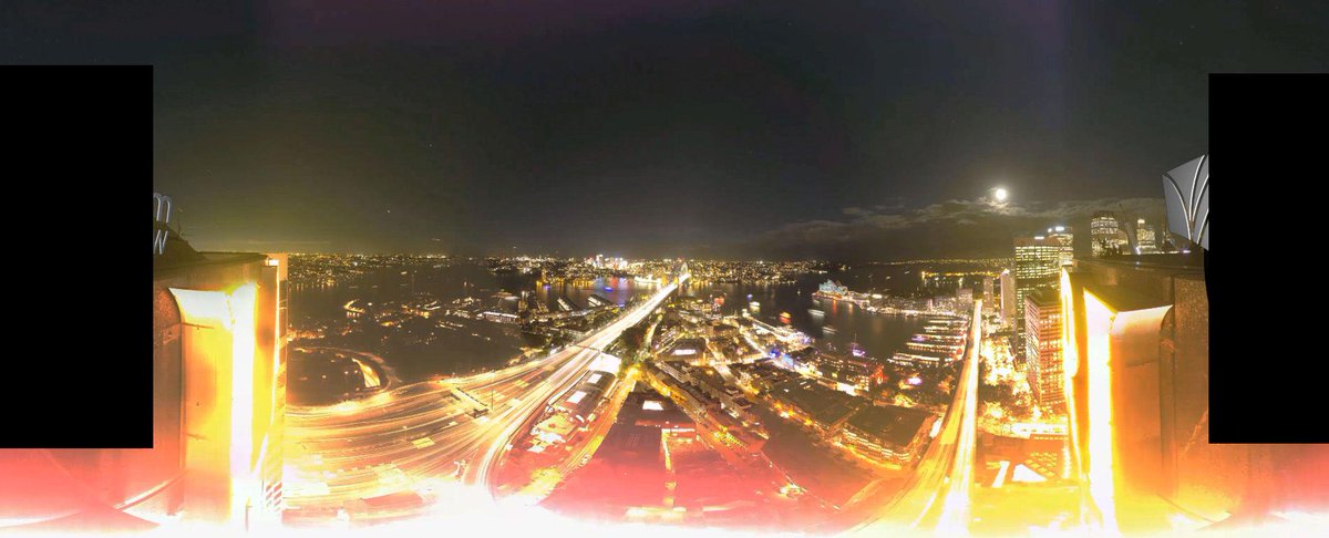 VREVOLVE's tweet image. Froze on top of Shangri La Sydney while our camera rig hangs off the edge of a 40 story building. @Bobby_VREvolve #VR