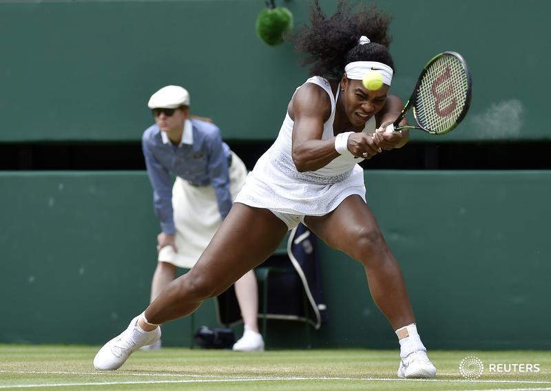 ReutersAsia's tweet image. #SerenaWilliams downs sister Venus to reach #Wimbledon quarters reut.rs/1M7mF3Y