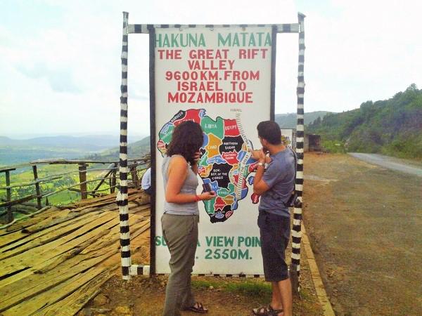 HisiaSafaris's tweet photo. Inma y Manuel están de safari con Alex y no han querido perderse las #vistas al #gran #valle del #Rift #kenya #Africa http://t.co/5G43YDSBrL