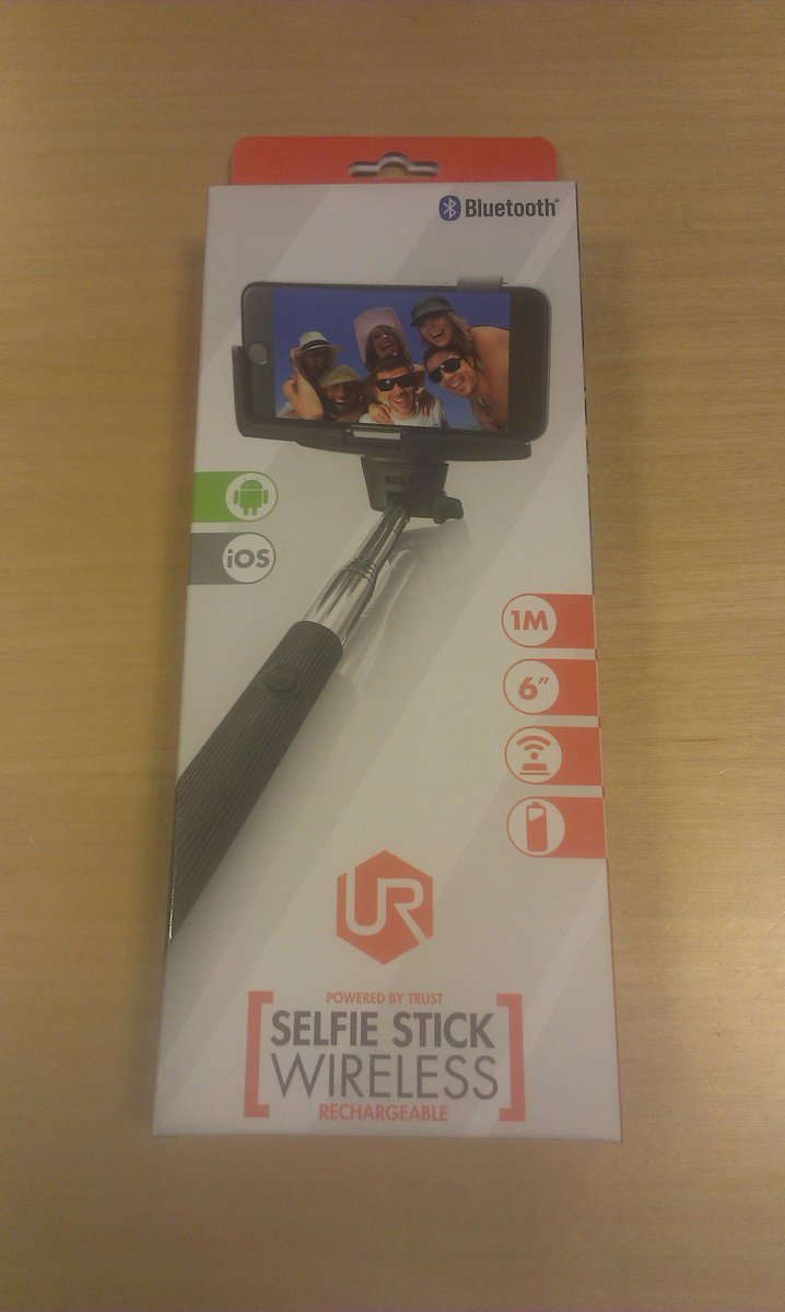 Krisjaanis's tweet photo. Pārdodu šādus selfija stickus. Ja ir interese tad rakstiet. Cena 15 EUR http://t.co/iP00YzcUV8