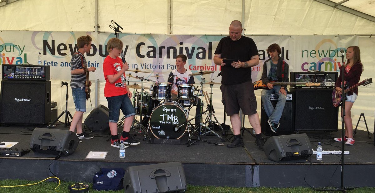 TheMiniBand's tweet photo. @DaveLoughran Thanks Dave for all your help and a great sound! http://t.co/vCjIWsQvxe
