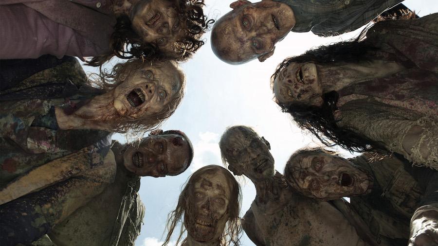 Robert Kirkman Confirms #WalkingDead, #FeartheWalkingDead, &amp; #Outcast Comic Con Trailers bit.ly/1H5jl4R