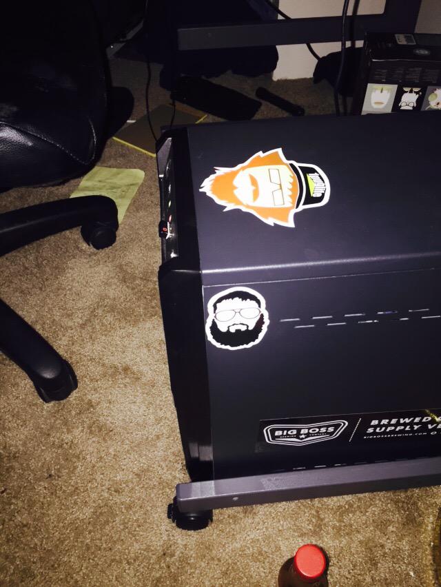 Cows_go_huh's tweet photo. @1puglife finally got my decnals from http://t.co/usCgKM11d5 #pliance #1pug #pug1 #BVD #saftie3rd http://t.co/MtbxToRmKU