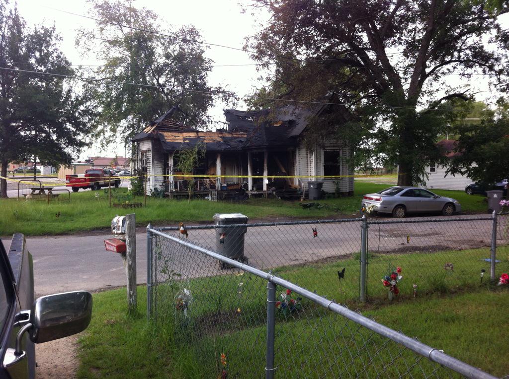 MichaelKTRE's tweet photo. @KTREnews @cityoflufkin Fire Marshal McCool "No working smoke alarm" in rental home. #HouseFire http://t.co/JR6NvCBuPi