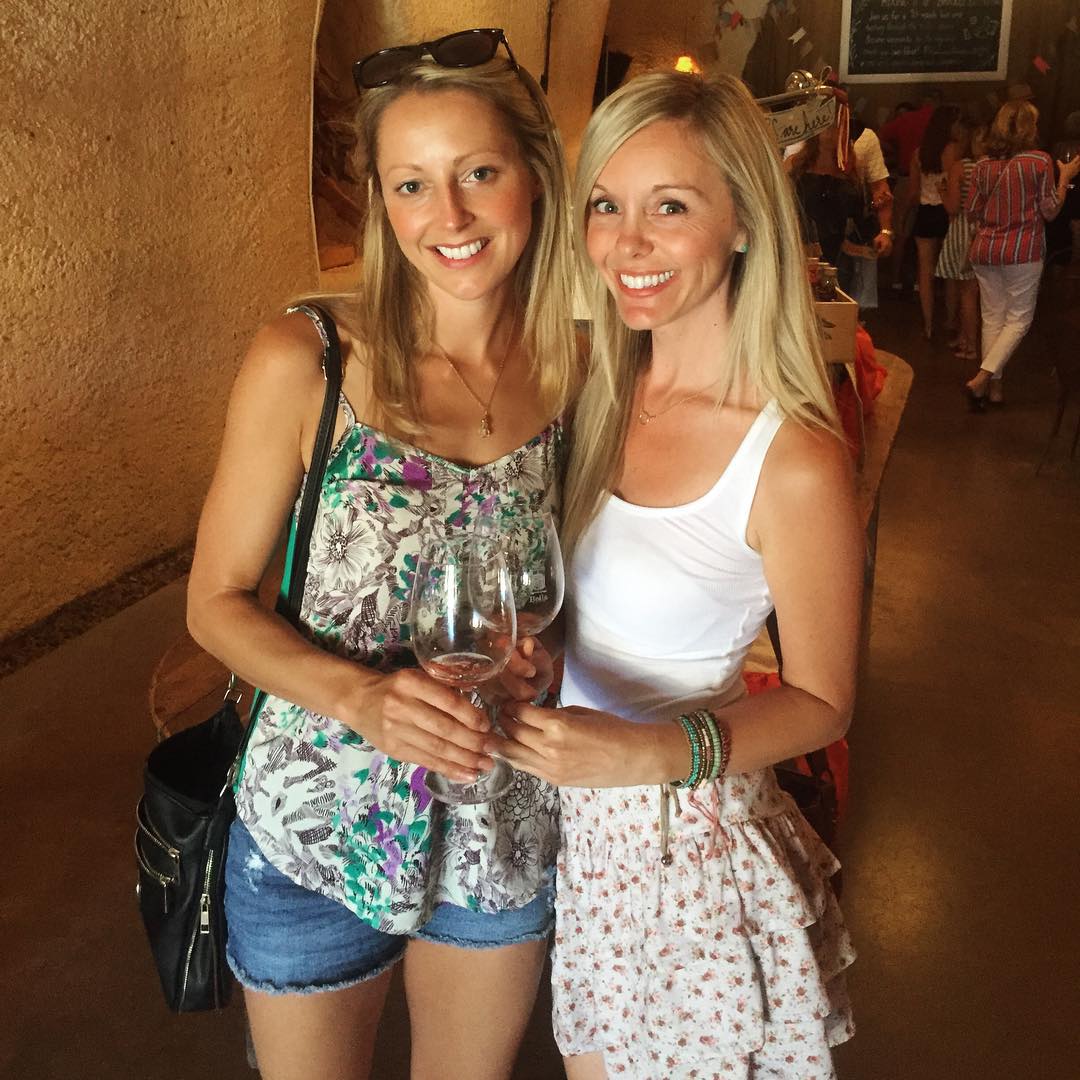 RachelNichols's tweet photo. tasting wine at the beautiful @BellaWineCaves on the 4th of july. we loved the rosé in growlers! #itsagrowler http://t.co/d0KcfeuxaE