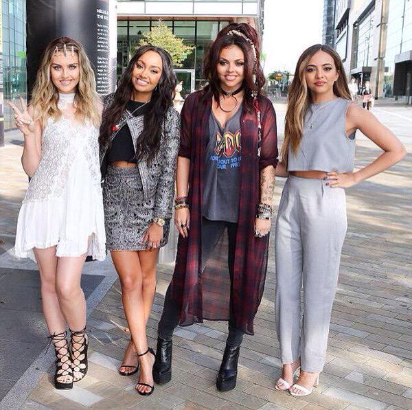 laubrucke's tweet image. #BlackMagicAtVMA #LoopOffLittleMix #VideoVeranoMTV Little Mix