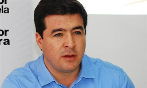 TVCT21's tweet photo. Daniel Ceballos inhabilitado políticamente por 12 meses - http://t.co/aFZl6ggVzT  | via el @elimpulsocom http://t.co/wp9dYv4J9p