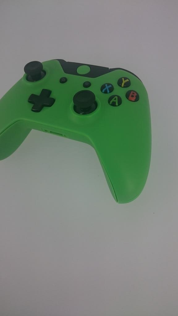 SControllersFR's tweet image. Manette One coque et bouton guide modifiés pour rendre vert de rage vos adversaires !