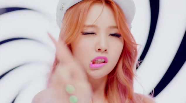 gsdbrazil's tweet photo. [CAPS] Girl's Day 'Ring My Bell'  MV http://t.co/v7p1VW1s20