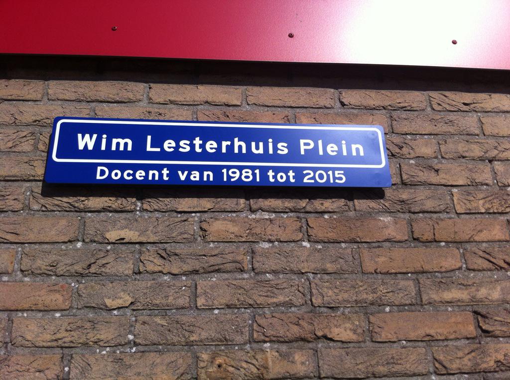 EduMarevpr's tweet image. Wim neemt na 35 jaar afscheid van zijn school en het onderwijs! Hij wordt niet vergeten!