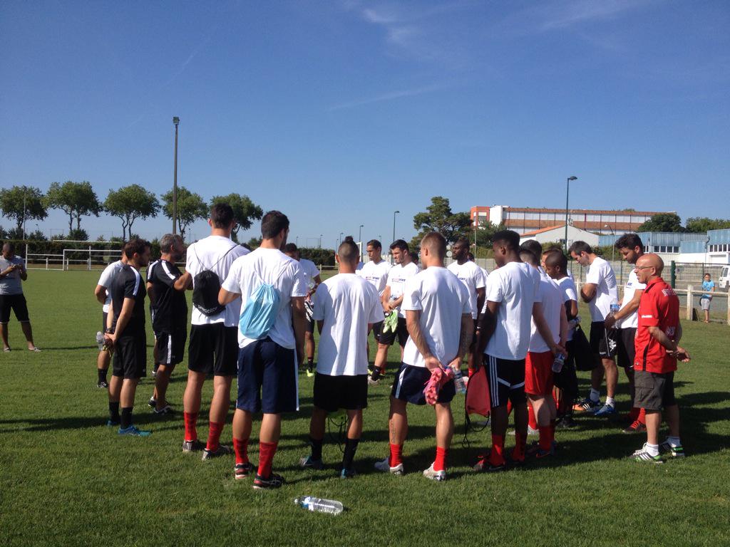 acharpentier85's tweet photo. @VLFofficiel . Reprise des entraînements pour l'équipe de Luçon. #vendee #lucob @villedelucon @CGVendee http://t.co/AAAP74Kv6w