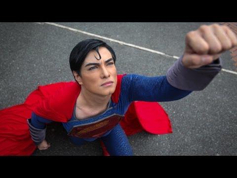 TVCT21's tweet photo. Se opera 23 veces para parecerse a Superman y este es el resultado http://t.co/ucHkBgQuQ5  via  @canaldenoticias http://t.co/5Hu3uB4oMJ