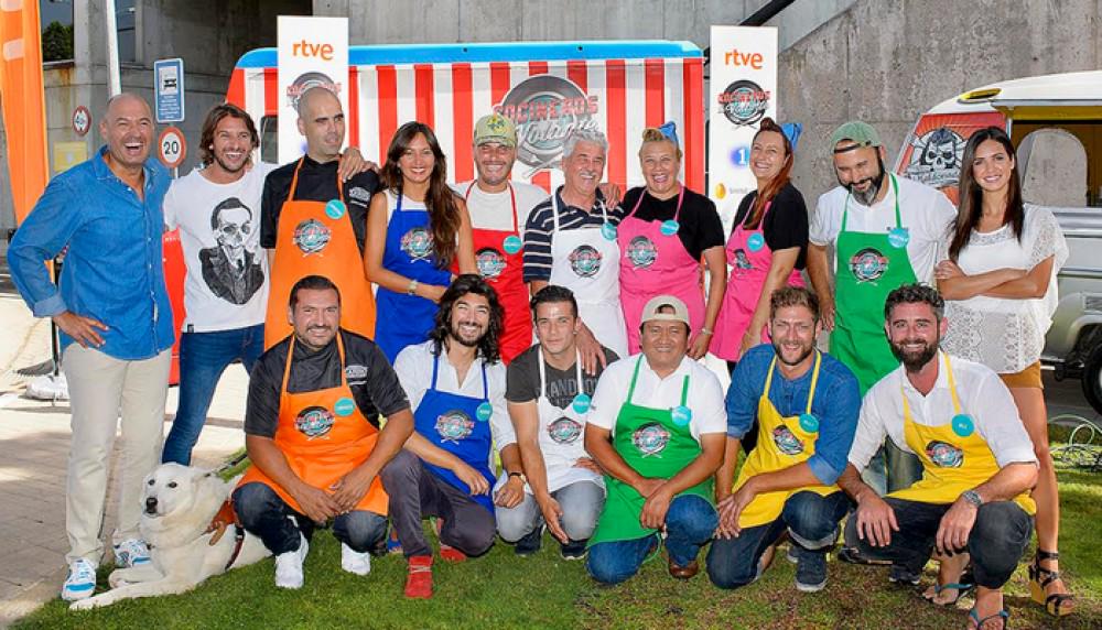 FormulaTV's tweet photo. .@cocinerosvolant arranca este martes su competición con los primeros ocho Food Trucks: http://t.co/BxlGLvwLTQ http://t.co/sXqyhu6ZVo