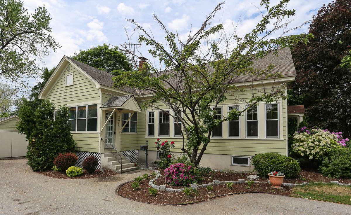 hscalls's tweet image. From contract to closing in 9 days. Congratulations on your beautiful new home, S &amp;amp; G! Welcome to Manchester, NH.