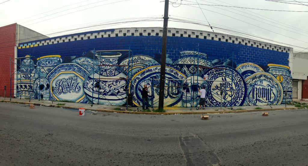 teresit's tweet photo. En mi ciudad hay talento, bastante. Mural de #TSKcrew en centro de #mty #streetart #Callegenera http://t.co/EM3ZPcEUrO