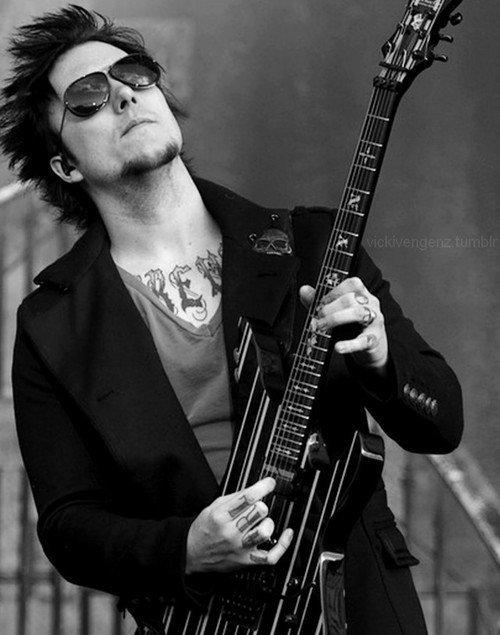 Happy Birthday Synyster Gates The best guitarist of The world    A7X 