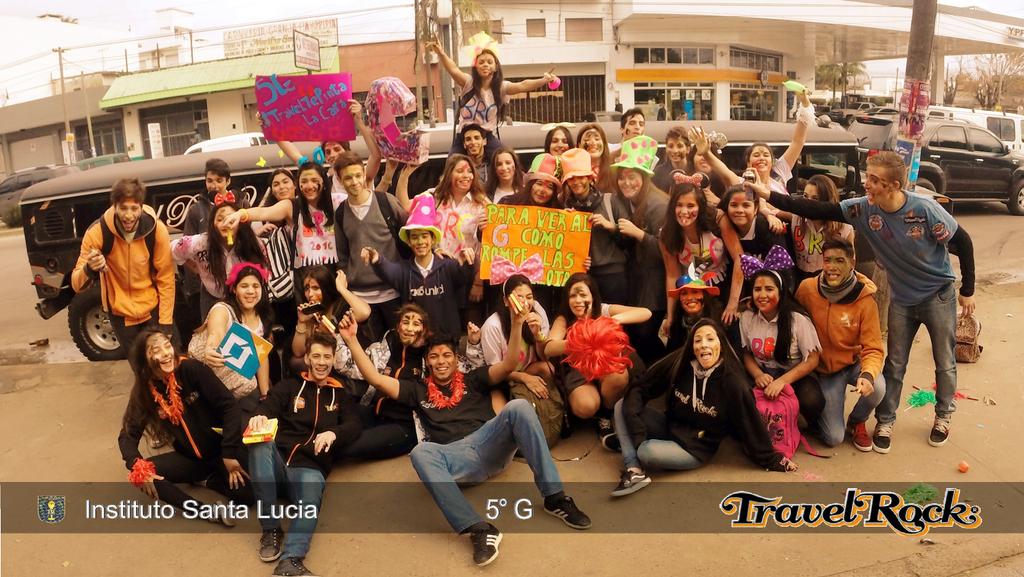 TravelRockISL's tweet photo. Arrancó el concurso #TravelRockTePintaLaCara!
A juntar retuits hasta el viernes 17 #Santa!
Foto de 5G!
#Promo16
#ISL http://t.co/NOUXuRycg6