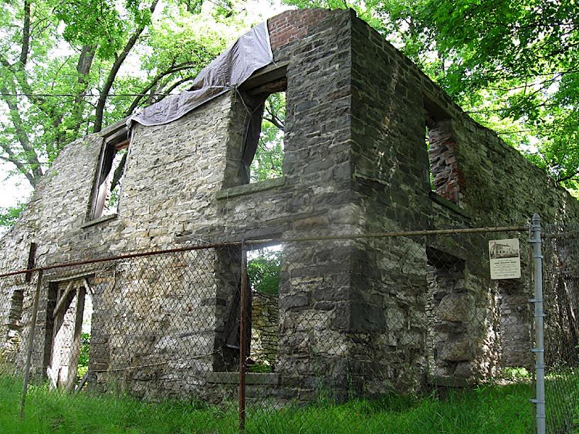 Louw House ruin/Frog Alley/Kingston. Reblt after 1777 fire. Photo and history James W. Werner. jwwerner.com/history/FROGAL…