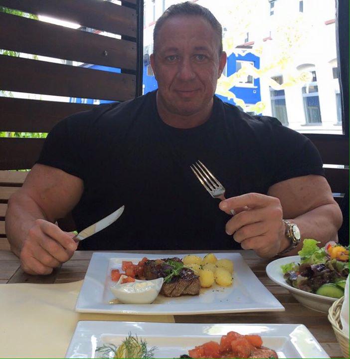 SFD_PL's tweet photo. Markus Ruhl aktualna forma :) http://t.co/vtQzA8y7rR http://t.co/OuWqeeFIWr