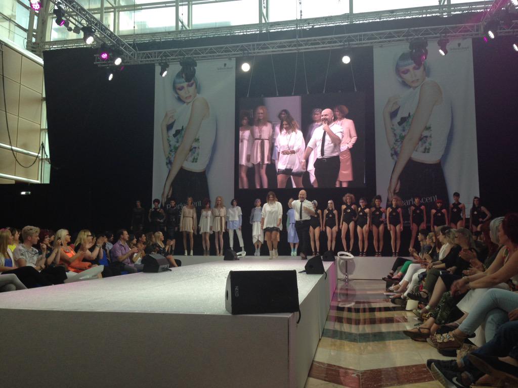 creativeheadmag's tweet photo. And that's it! Thanks for a great and inspiring evening, @schwarzkopfpro! #colourdecoded http://t.co/V8DfNcV4n5