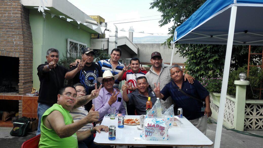 edaguilarca's tweet photo. Fotos de BRONCO-REUNIÓN ayer Domingo 5 julio15 @fideperezlara @FRIDAGLEZL Apoyo total a @JaimeRdzNL ,puro BRONCO http://t.co/4PGlKkBPw5