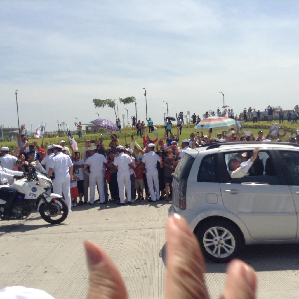 rc_tomas's tweet photo. #papafrancisco http://t.co/mhxyWTIcv0