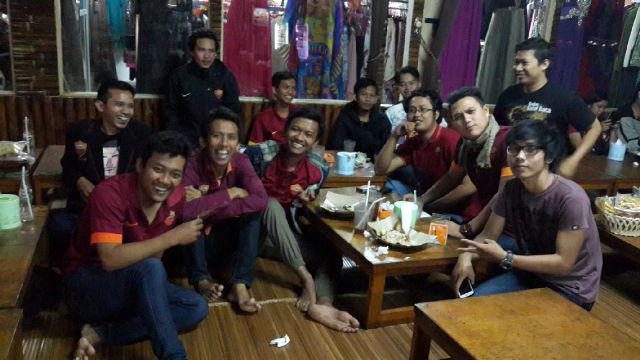 RCI_CiTas's tweet photo. #dokumentasi kopdar+bukber RCI-Citas @OfficialRoma_ID @RomaIndonesia @IFFA_TSM http://t.co/Uuy7YNmxXT