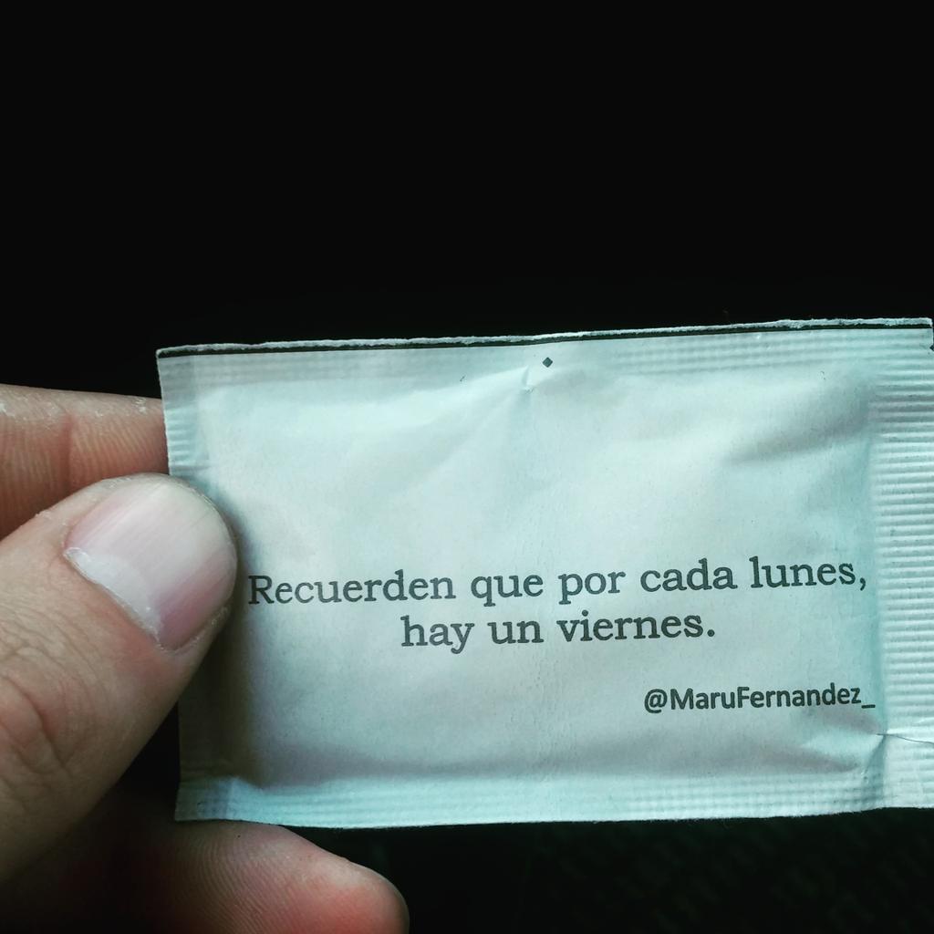 MauriEsandi's tweet photo. Recuerden que por cada lunes, existe un viernes!!! 

#Felizzzzz #aFullll. http://t.co/q1aI7vZwZj