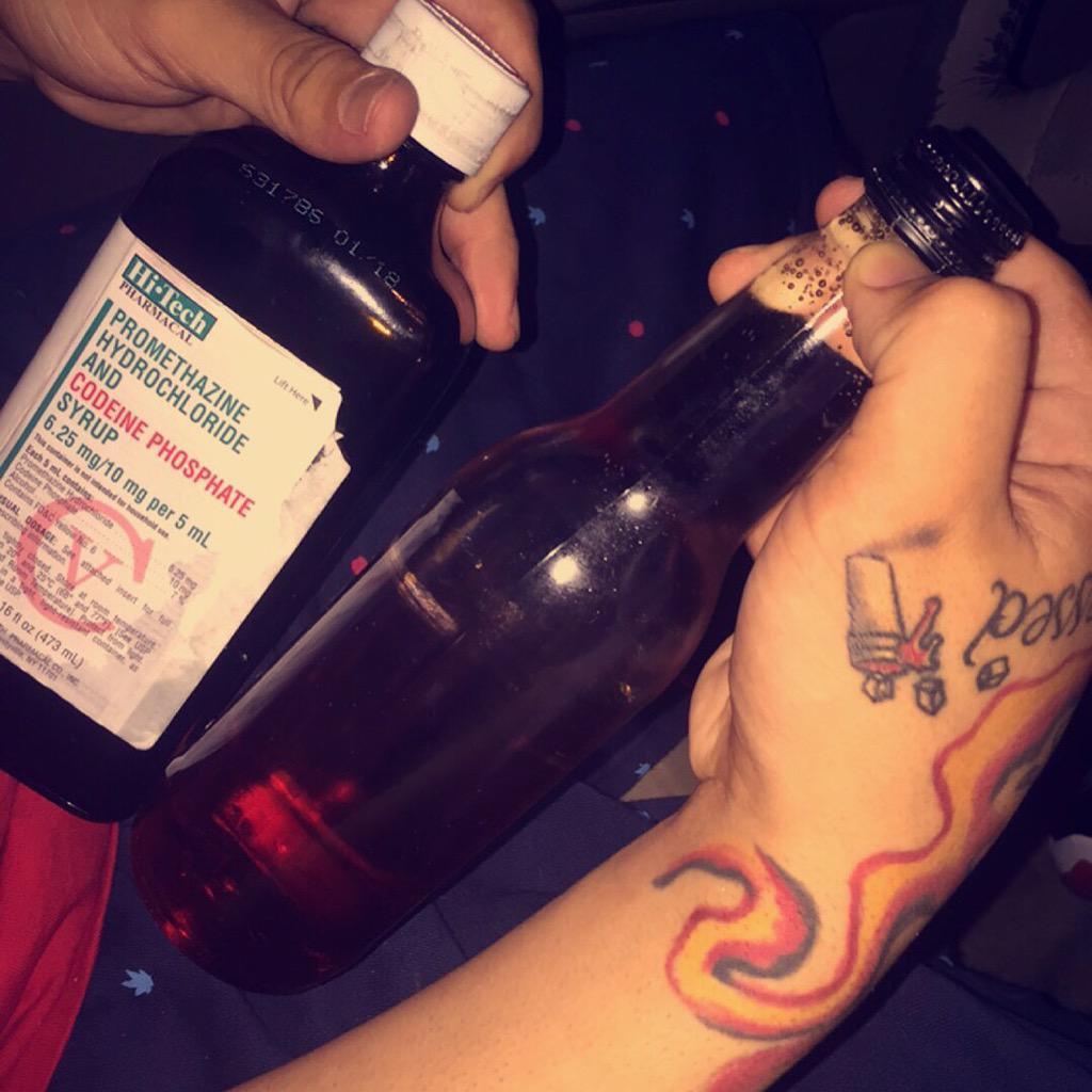 2Girls1Angel's tweet photo. @PurpleThizzle bloood http://t.co/shKa3PTE3o