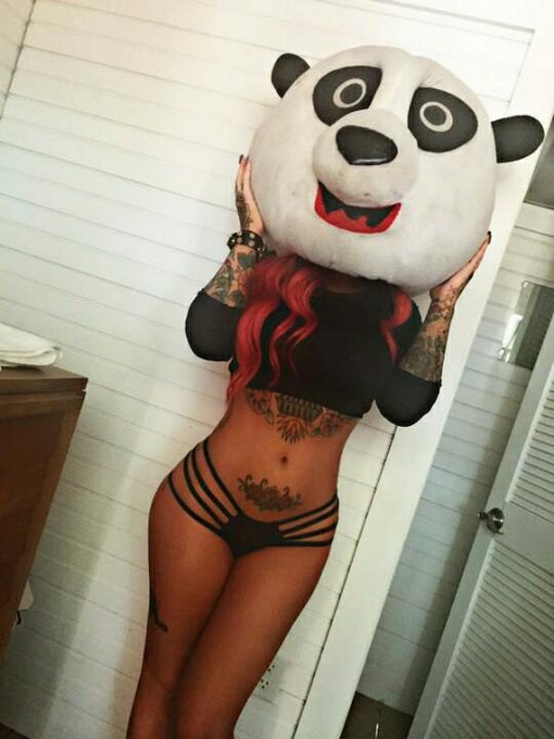 #PandaLife #MackMonday http://t.co/B5GJrn8V9M<a href="/tag/pandalife"class="tags">#PandaLife</a><a href="/tag/mackmonday"class="tags">#MackMonday</a>