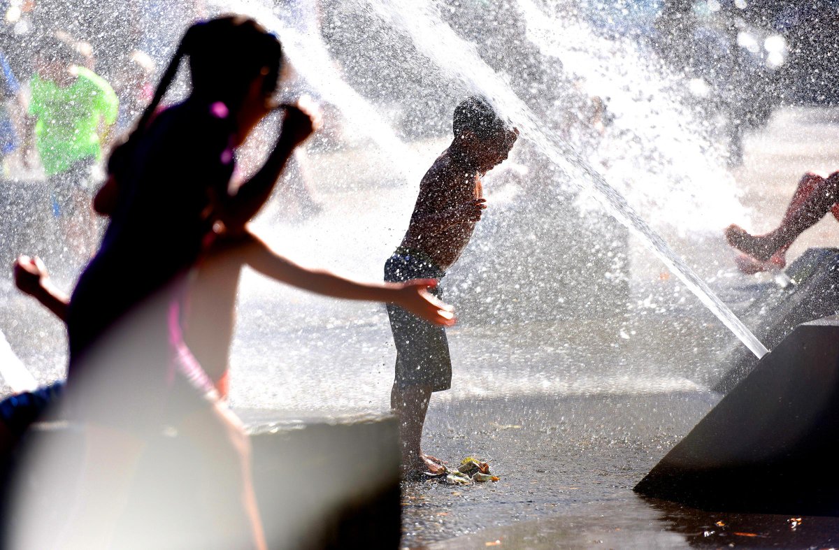 multco's tweet image. Cooling centers for seniors, adults with disabilities, now open. Find cool pools, libraries bit.ly/1TPJC0X.