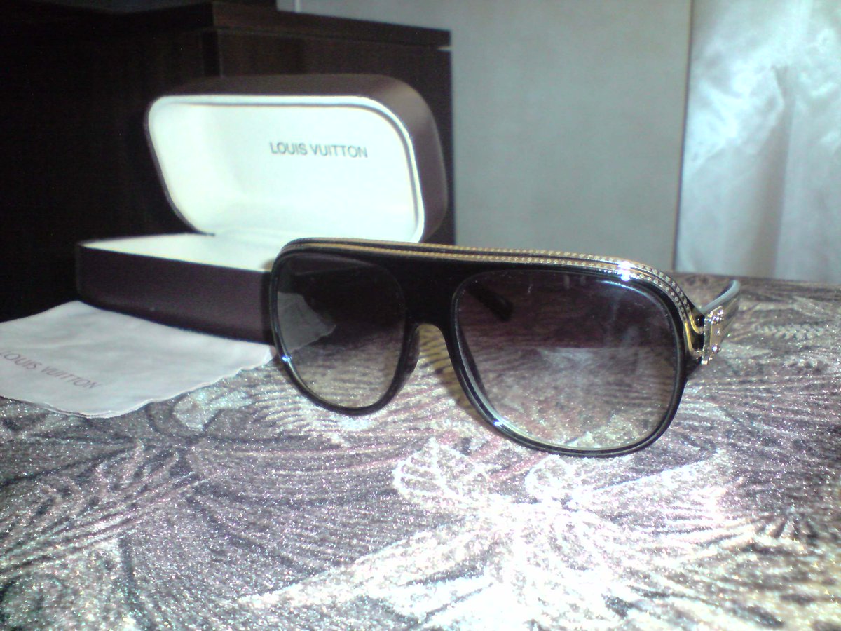 vacharqam's tweet image. #Millionaire #MillionaireSunglasses #Sunglasses  
ebay.com/itm/2719068774…