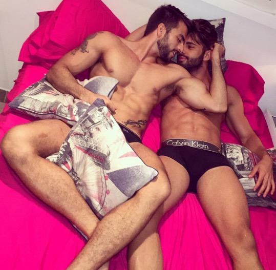 Cute_GayCouples's tweet photo. #cutegaycouples http://t.co/8AhhhWBr0w
