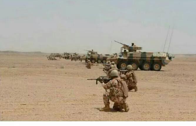 aali_oman2014's tweet photo. هناك جنود مجهولون على الحدود تلفح وجوههم حرارة الشمس يحمون تراب هذا الوطن الغالي فيارب احفظهم بعنايتك http://t.co/jf7roW2khN