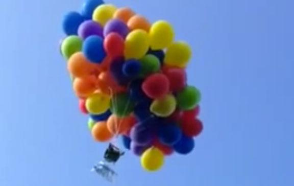 Publicity Stunt of the Day: Canadian Man Flies Around on Lawn Chair Tied to Over 100 Balloons thedailywh.at/2015/07/public…
