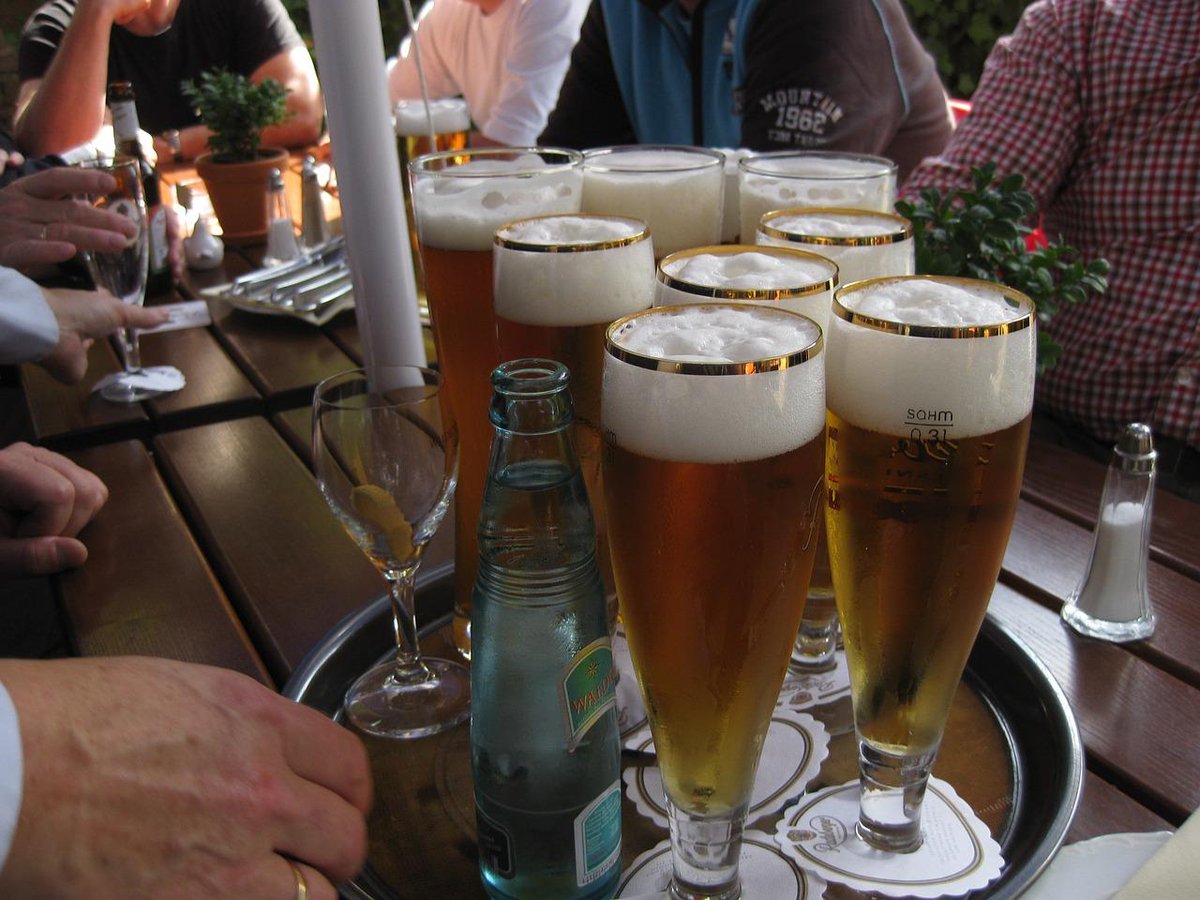 $6 drafts/$5 Tito's vodka/$4.75 #AngryOrchard bottles on special today; come enjoy this great, mild #Patio weather!