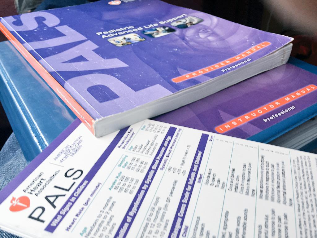MedicCyp's tweet photo. A little light reading :) http://t.co/OMs3ZTxONk