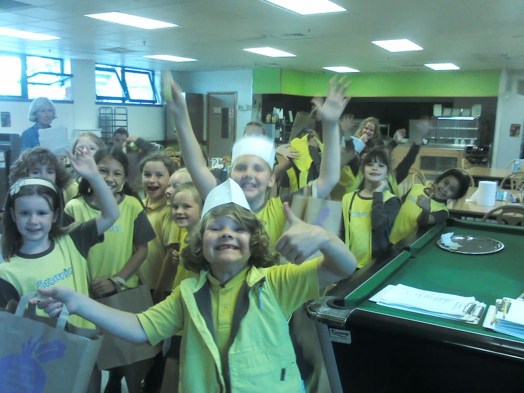 <a href="/2115Bracknell/">BracknellNorth</a> <a href="/EatHappyProject/">EatHappyProject</a>  brownies enjoying #farm2fork all REALLY enjoyed cheese tasting #tryingsomethingnew