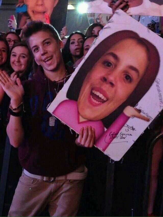  MATT YOU\RE OFFICIALLY 18 YEARS OLD HERE 
HAPPY BIRTHDAY MATTHEW ESPINOSA 