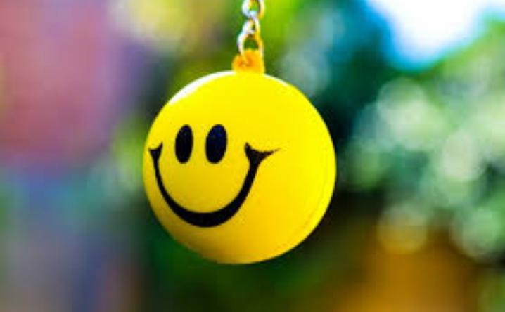 السَعادةٌ توجـد فَيٌ مكانين...!!
 
قَلبٌ قانع بالعَطـاءٌ....♡

وَنفَسٌ مٌطمئنَـةٌ بالقضـاء...♥

#قروب_raqi