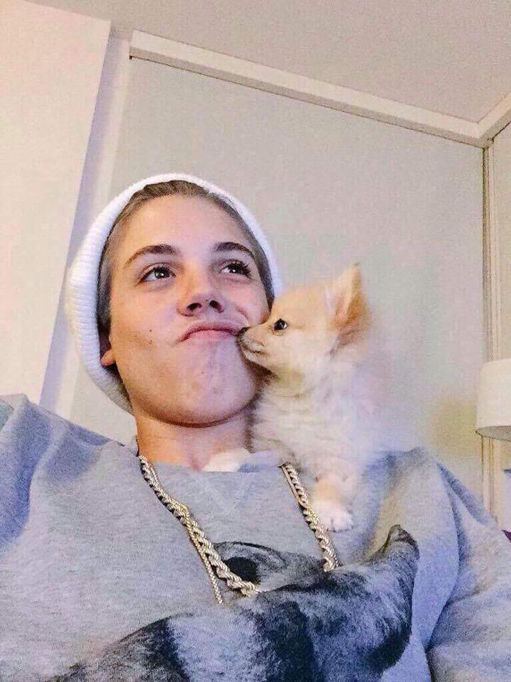 MATTHEW ESPINOSA HAPPY BDAY MEU LINDAN   . Muito love por vc !! 