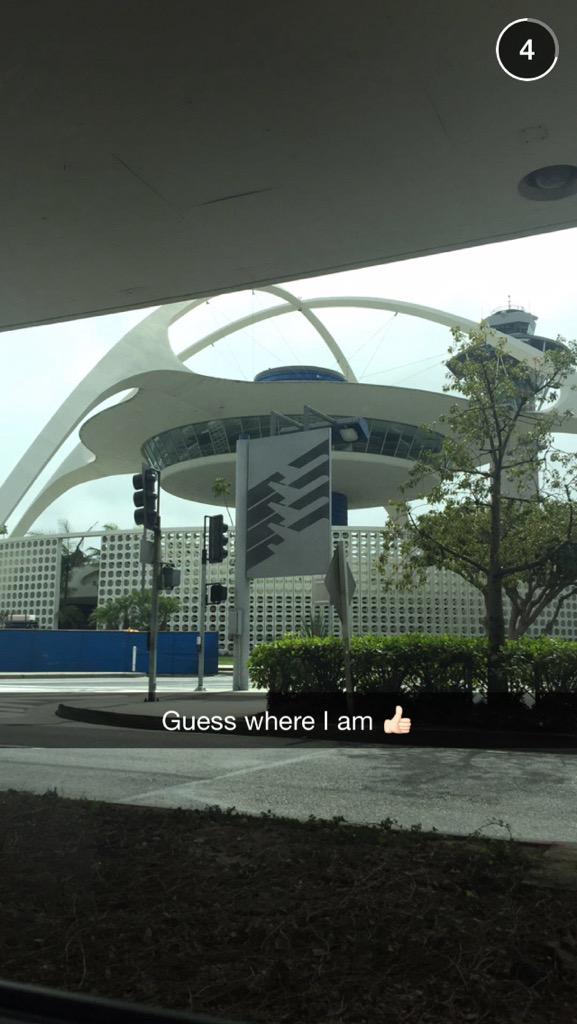 CBass1011's tweet photo. La airport @MiniLaddd #Mini_ladd http://t.co/DG7Fqtz59V