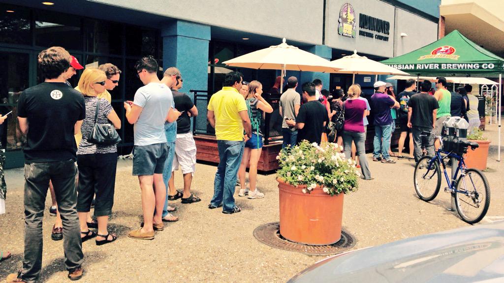 Wineries take note! The line at #RussianRiverBrewery for #PlinytheElder #craftbeer Triple IPA hops. #beer #wine