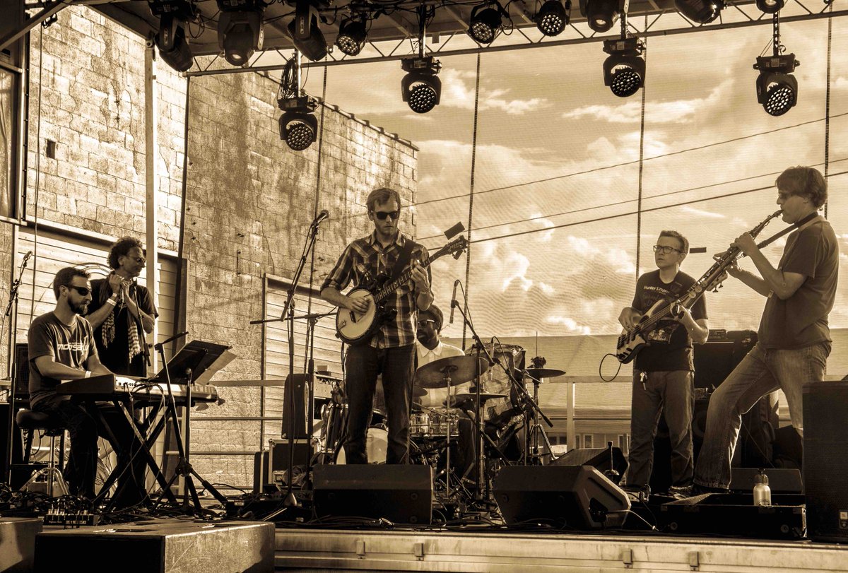 Four Zero Photography tweet media