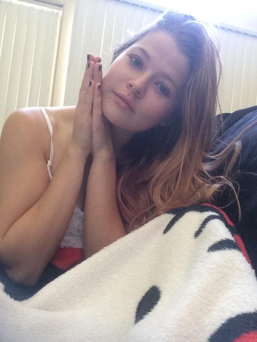 I'm a #sleepy little couch potatoe today. You've gotta love days like this. #relax http://t.co/nnu8D<a href="/tag/sleepy"class="tags">#sleepy</a><a href="/tag/relax"class="tags"><span>#relax</span></a>