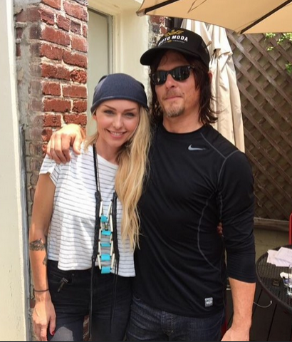 ennoia3's tweet image. Going to add more tributes to my #NikeShirt shrine for the way the seams snake around the #ReedusCurves #motomodashop