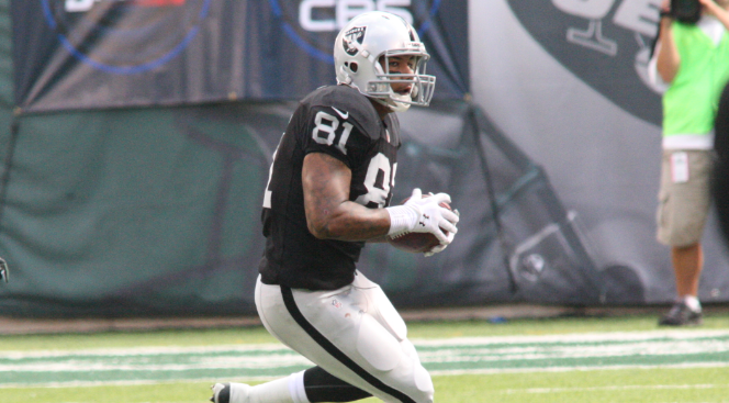 Raiders's tweet photo. Position Battles: Tight End Edition

Learn more about who is competing for snaps: http://t.co/grrYbOml51 http://t.co/ewsTDBOwye