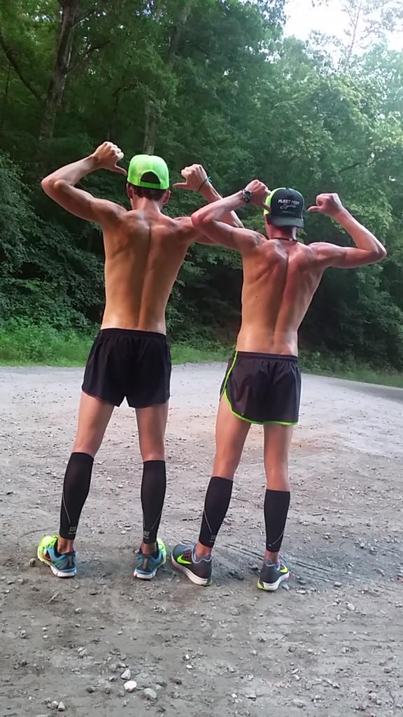 mitchellb250's tweet photo. #werunAVL #fleetfeetsports #AVLrunning http://t.co/sksG4NlEJh