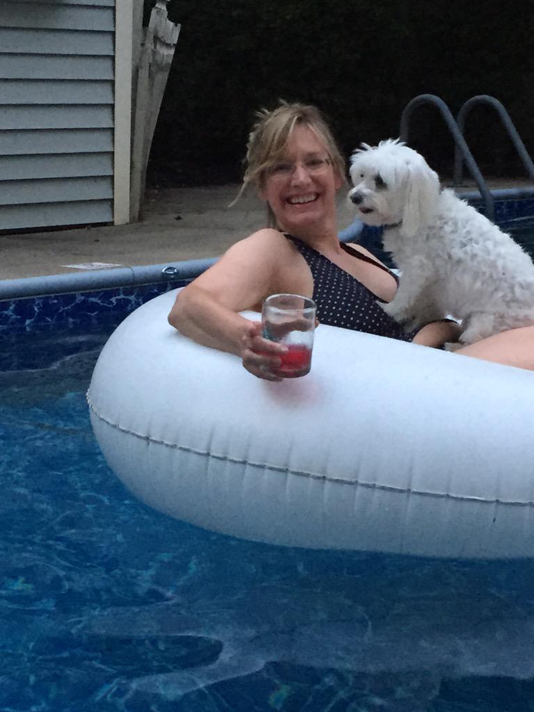 Seabird212's tweet photo. White lady with her lap dog and Cosmo @Siegel3Sharon http://t.co/JFNkhHBIbB